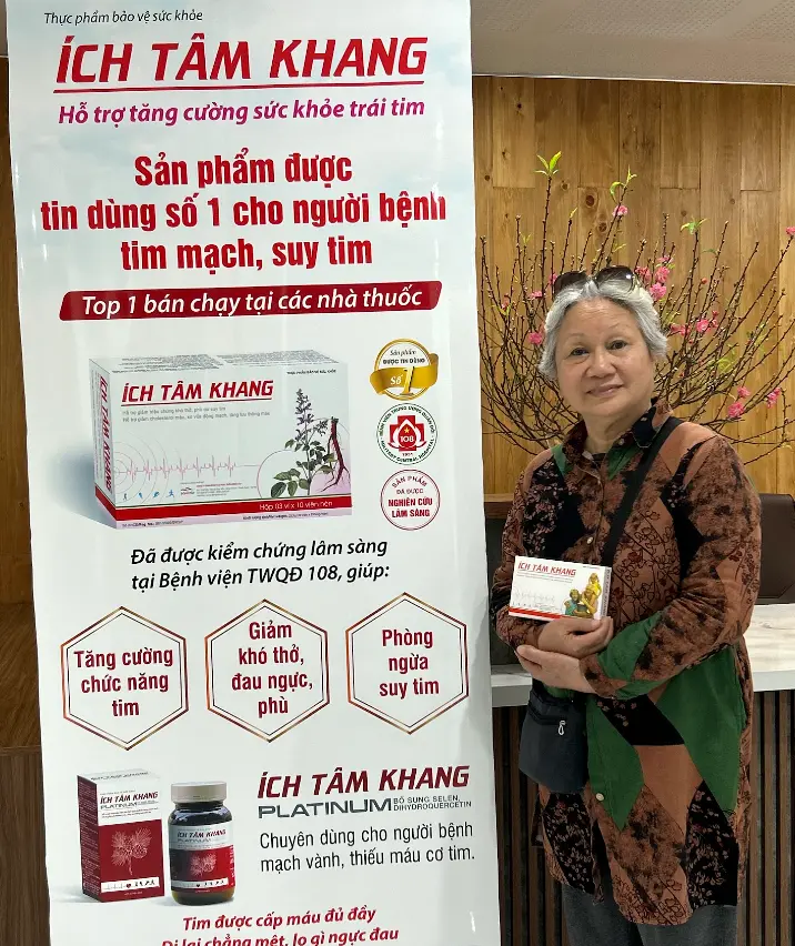 Cô Đỗ Thị Diệu Loan đã sử dụng Ích Tâm Khang được gần 15 năm tham gia cùng buổi tọa đàm.webp
